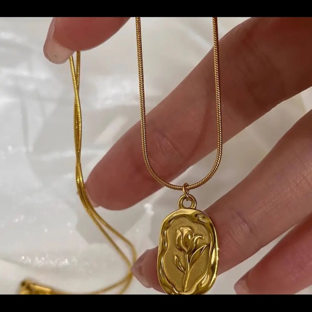 18k Gold Plated Rose Necklace